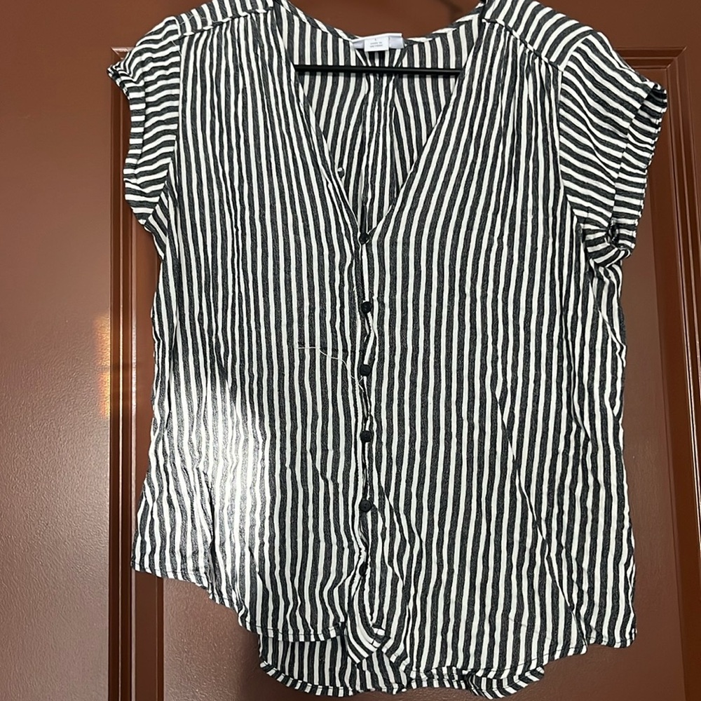 Liz Claiborne short sleeve top